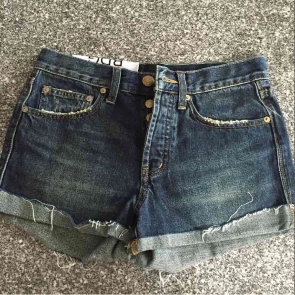 BDG  tomgirl mid-rise Jean shorts - Image 4