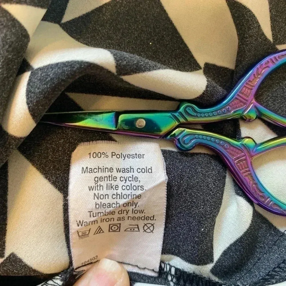 J. Crew Factory White & Black‎ Geometric Cap - Image 5