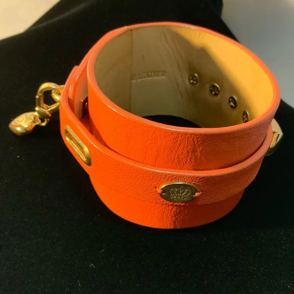 Juicy Couture A thick orange leather  bracelet - Image 5