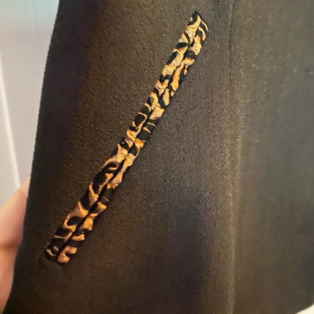 Vintage Li Na High Fashion Black Blouse with Brown Flower Details, Size Small - Image 3