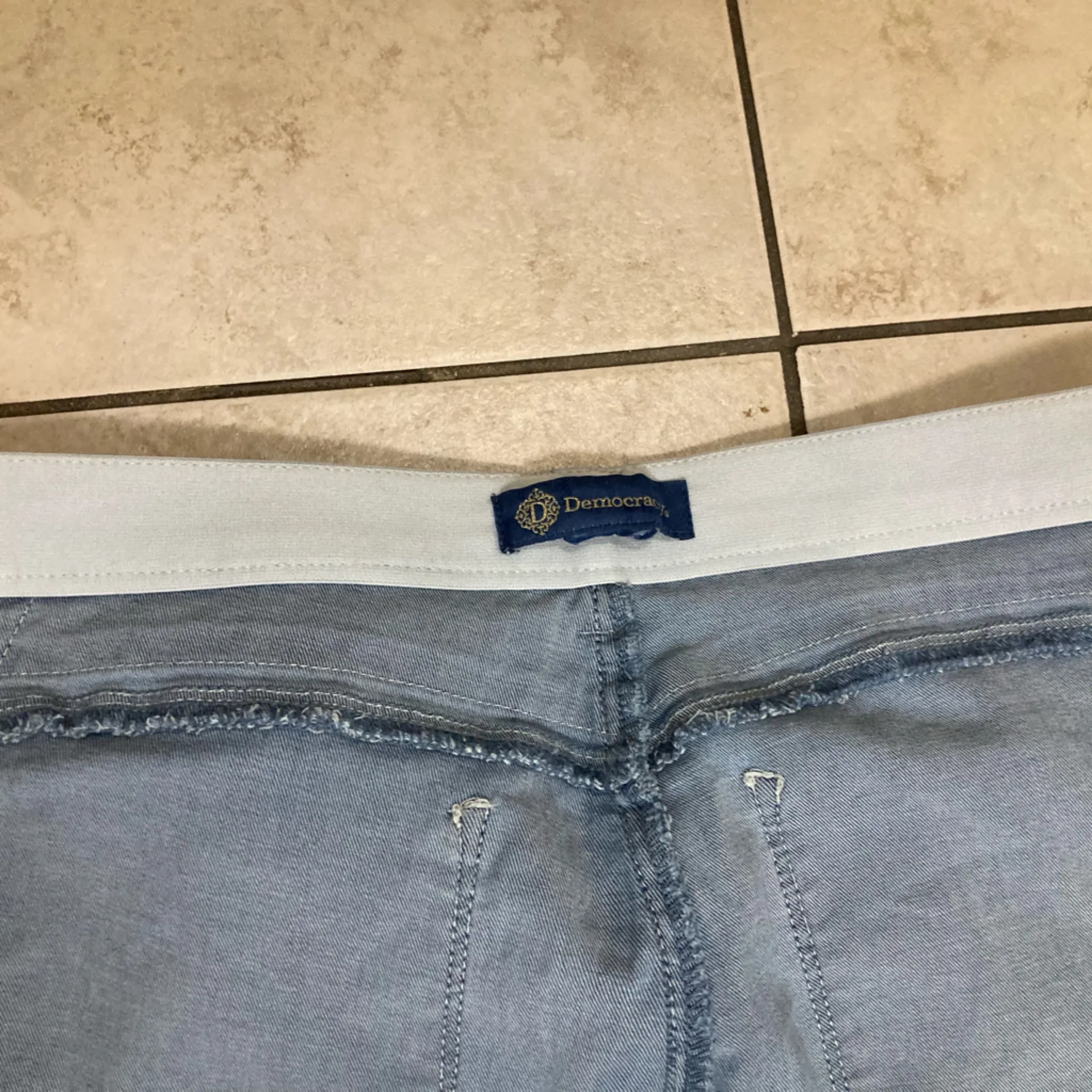 Democracy Lightweight Super Stretch Cropped Wide Leg Jeans w/ Elastic Waistband - Image 8