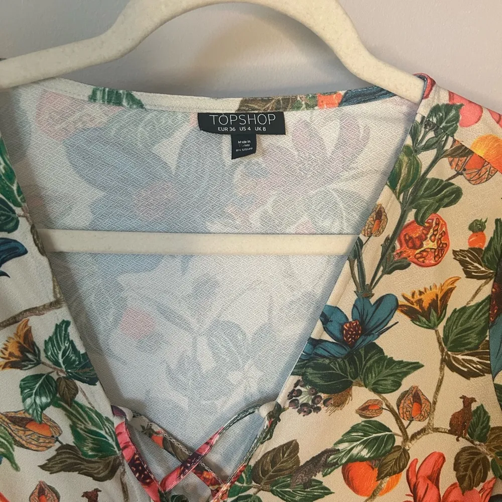 EUC Topshop Tropical Lace up Romper size 4 - Image 4