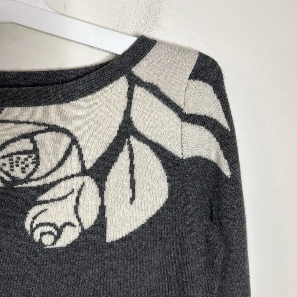 Talbots Audrey Cashmere Boatneck Floral Rose Long sleeve Sweater grey size XS - Image 4