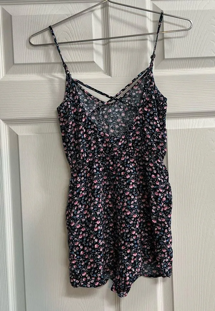 Divided H&M Black Floral Romper - Size 4 - VGUC - Image 2