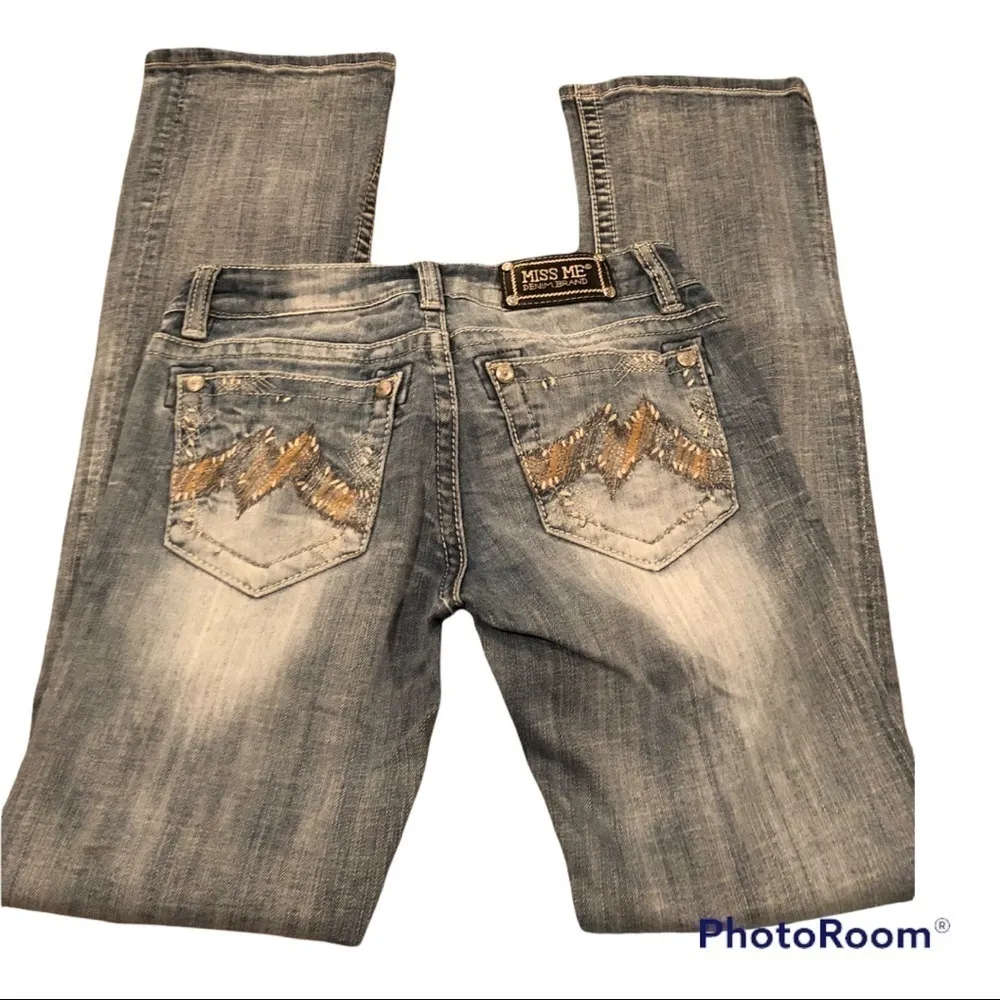 Miss Me Boot Stretch Western Rodeo Jean Med Wash Whisker Detail 27X33 JE1059B2L - Image 2