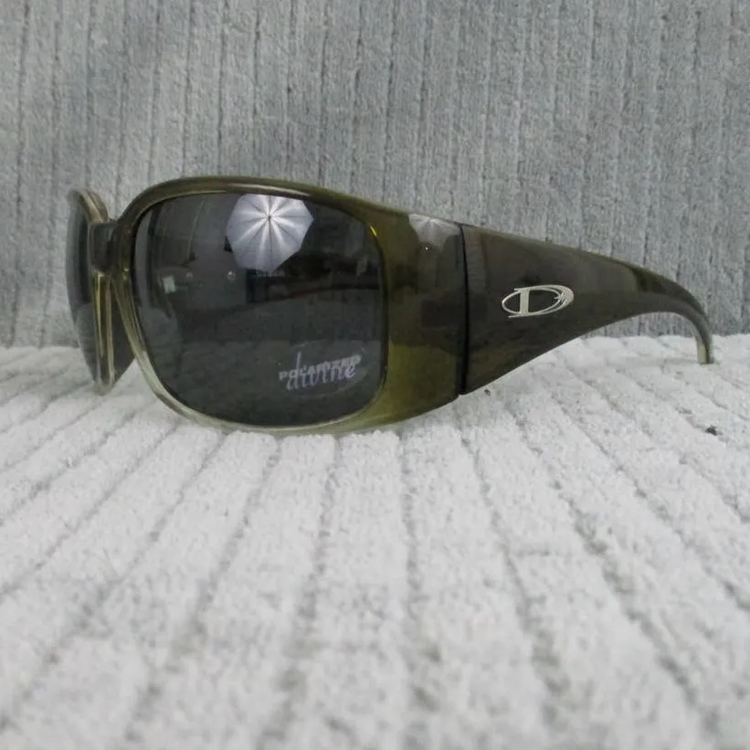 New Divine Eyewear Vixen Olive Fade/Polarized Smoke Sunglasses NWT Women's Green - Image 2