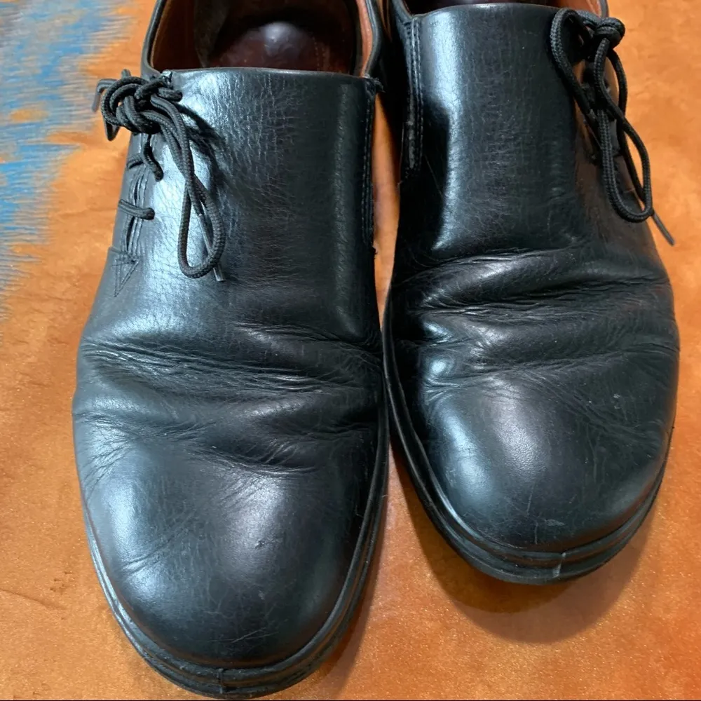 Ecco Black Leather Shaker Shoes Lace Up detail - Image 10