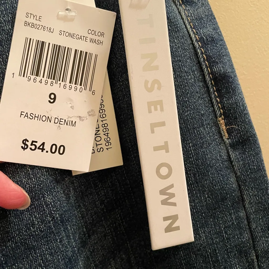 Tinseltown High Rise Flare Jeans Pull On Distress Fray Raw Hem Juniors 9/29 NEW - Image 8