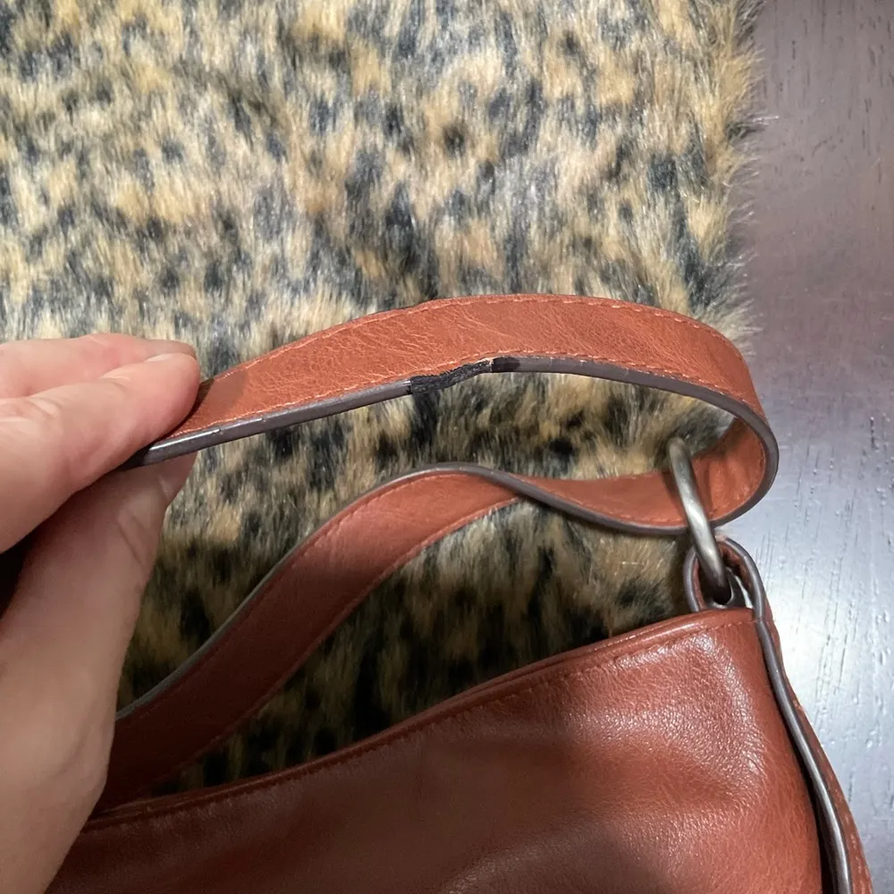 INC  INTERNATIONAL CONCEPT SUPER SOFT BAG - Image 5