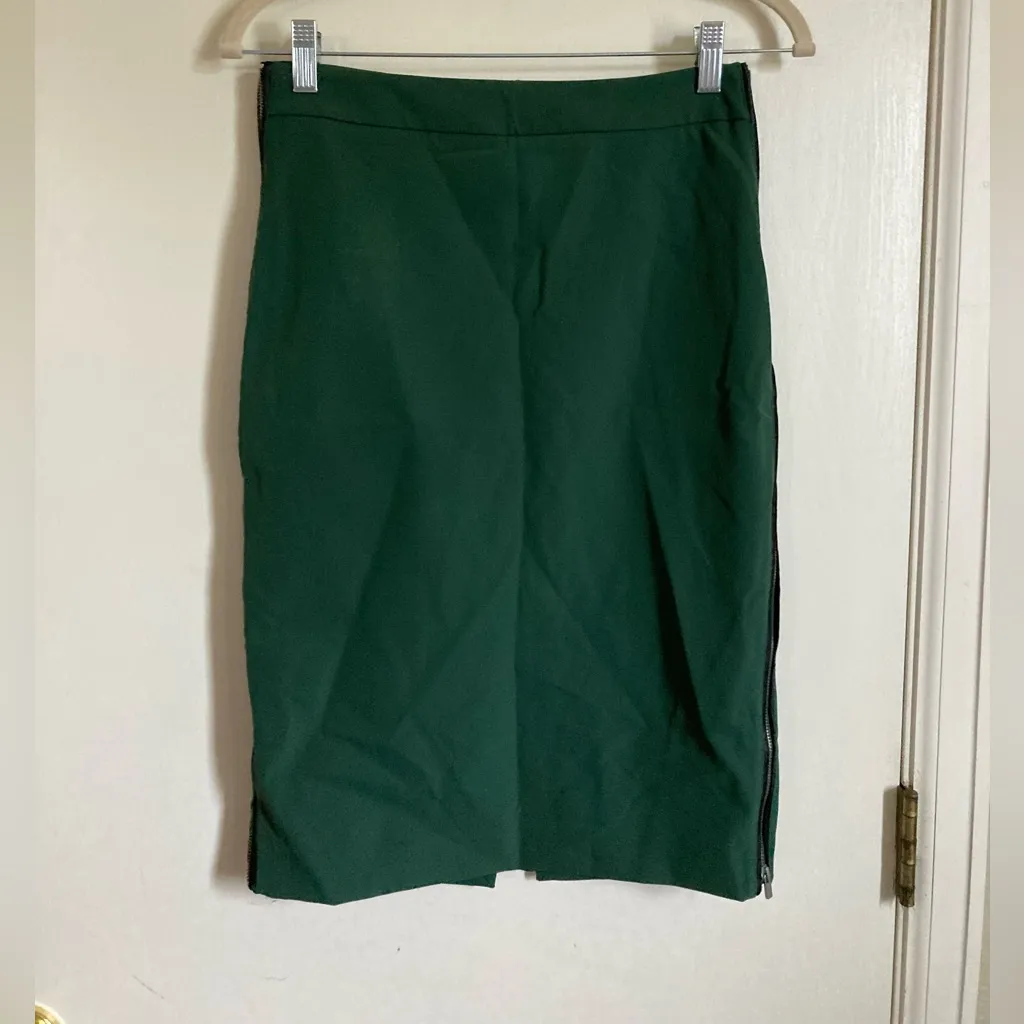 🌞Zara Basic Deep Green Pencil Skirt with Exposed Zippers on Each Side - Image 5