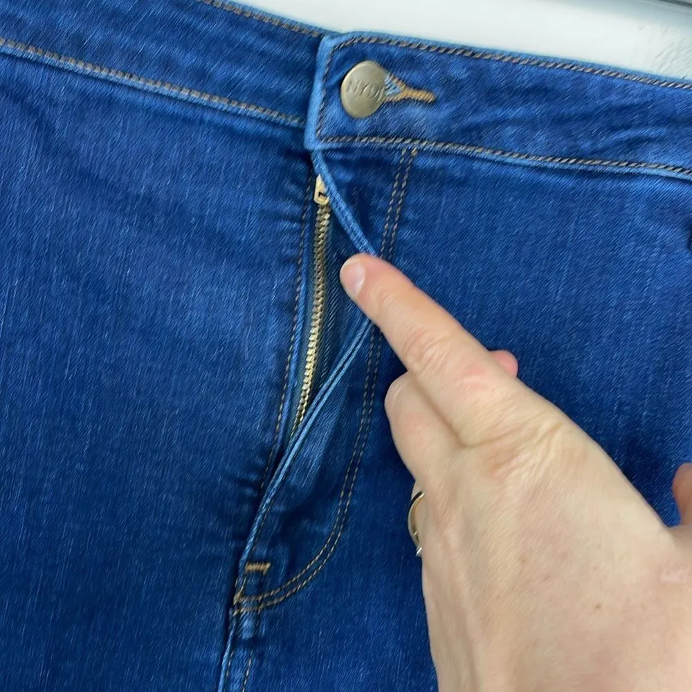 NYDJ Barbara Bootcut Jeans size 28W - Image 4