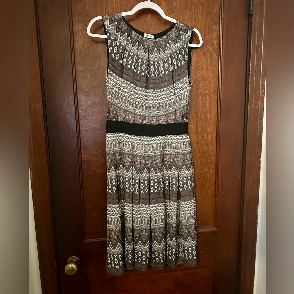 L'AGENCE Print Pleated Satin Fit & Flare Dress Size 4 - Image 4