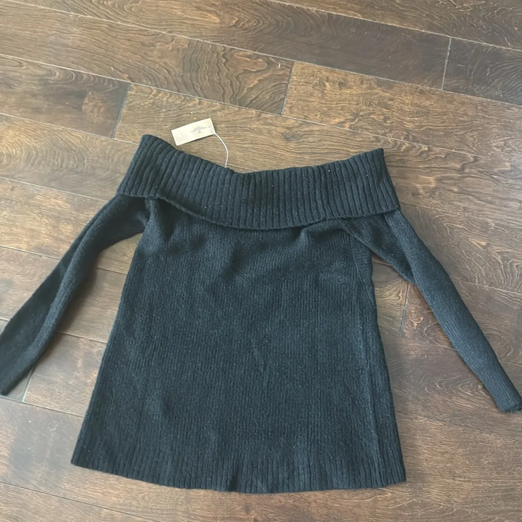 American Eagle Black off shoulder folded collar sweater MSRP $55 - Image 7