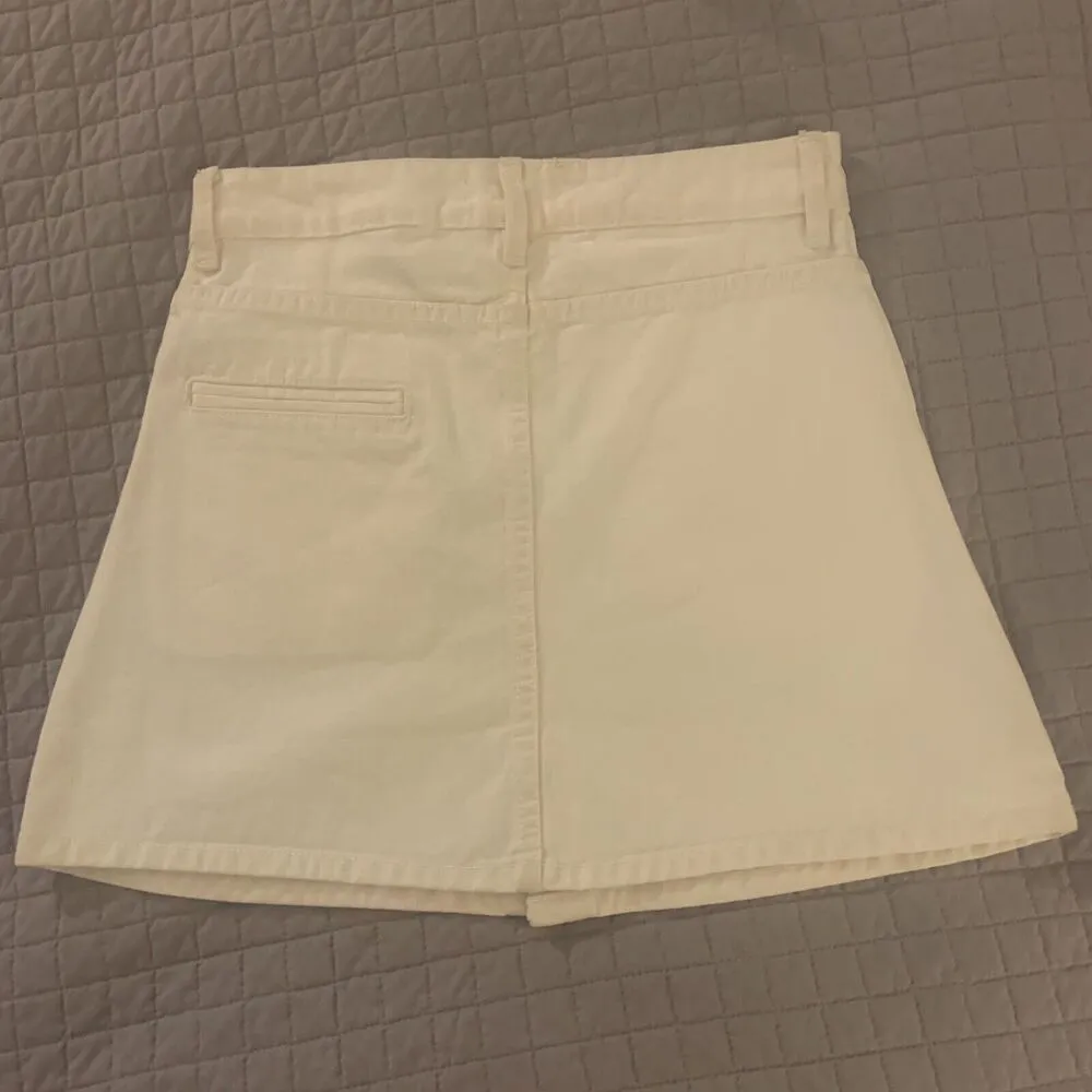 Urban Outfitters Mini Skirt Sz XS White Denim Snap Closure Y2K Casual Twee - Image 4