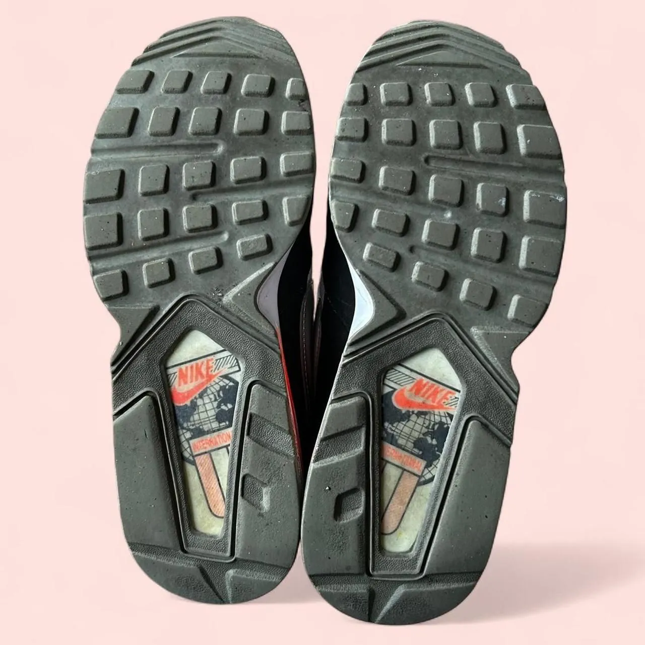 Black and red Nike Air Max sneakers - Image 3