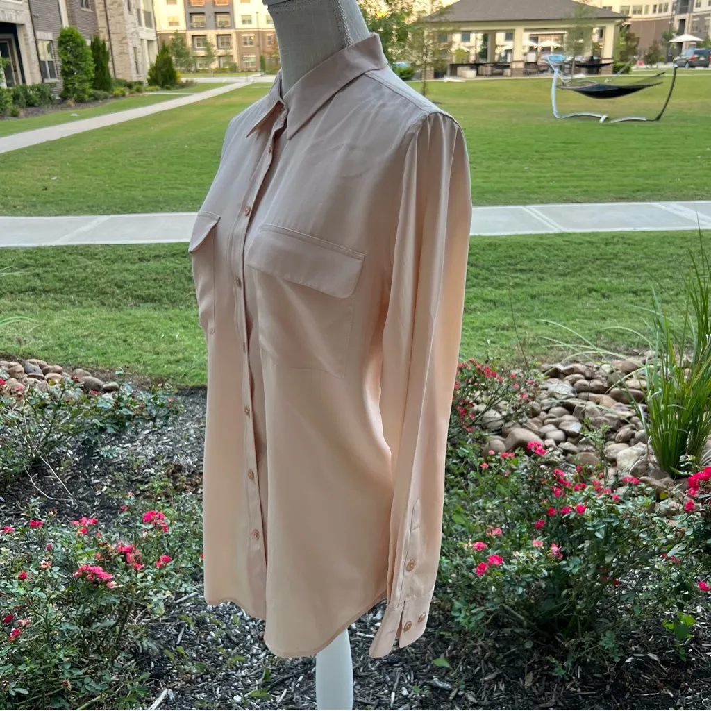 Equipment Femme Long Sleeve Silk Crepe Button Down Shirt In Smoke Rose - Image 8