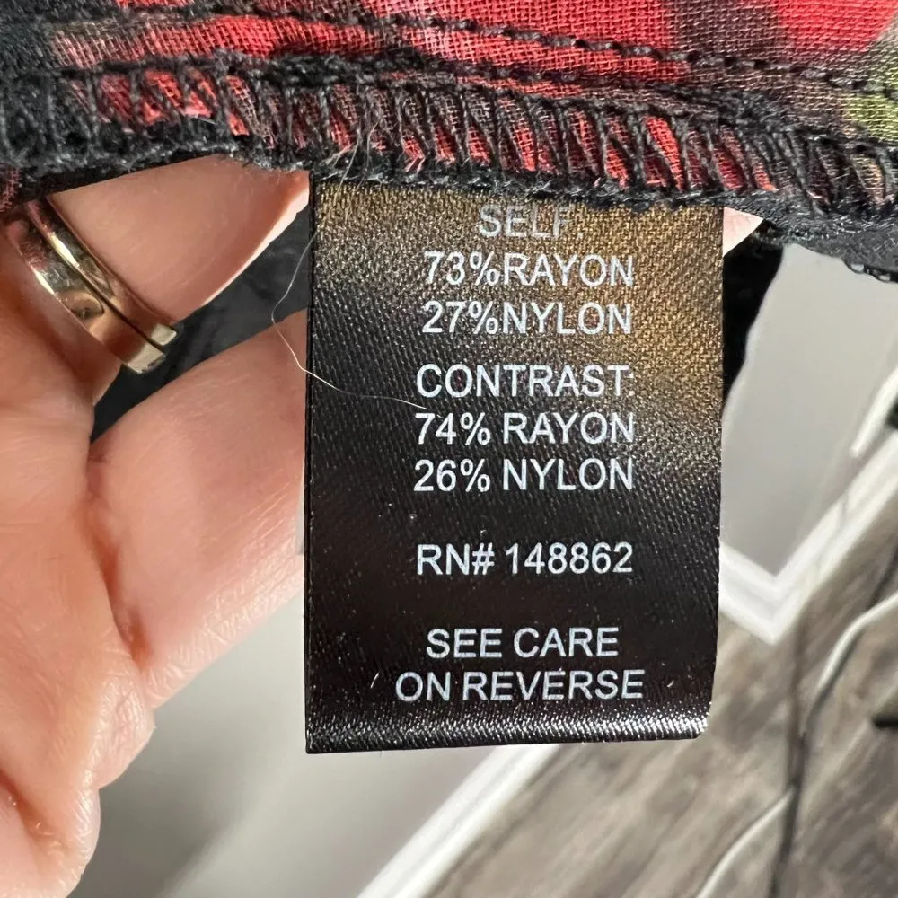 Torrid Size 00/0 Velvet Floral Kimono 1/2 length Sleeve EUC - Image 4