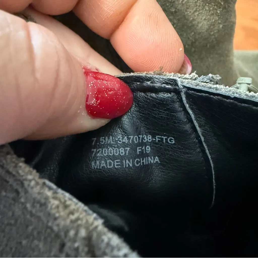 Frye & Co. Jacy Chelsea Ankle Bootie Leather Suede Olive Green‎ Side Zip 70738 Green Size 7.5 - Image 7