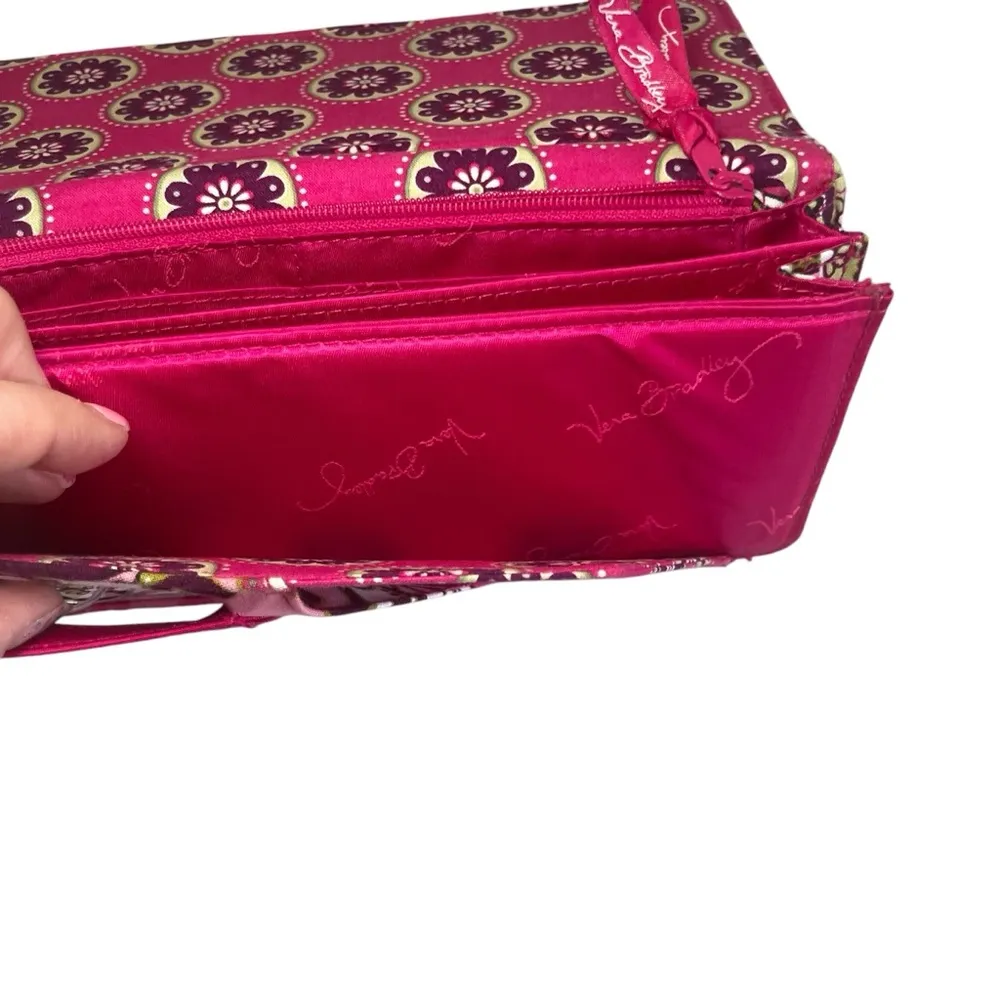 Vera Bradley Very Berry Pink and Green Paisley Wallet Card Slots Zip Pocket - Image 8