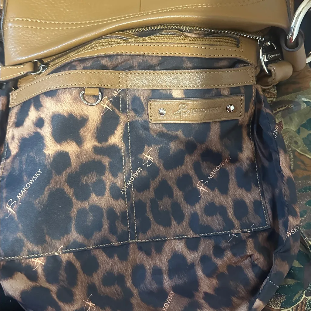 NWOT B Makowsky brown leather purse - Image 11