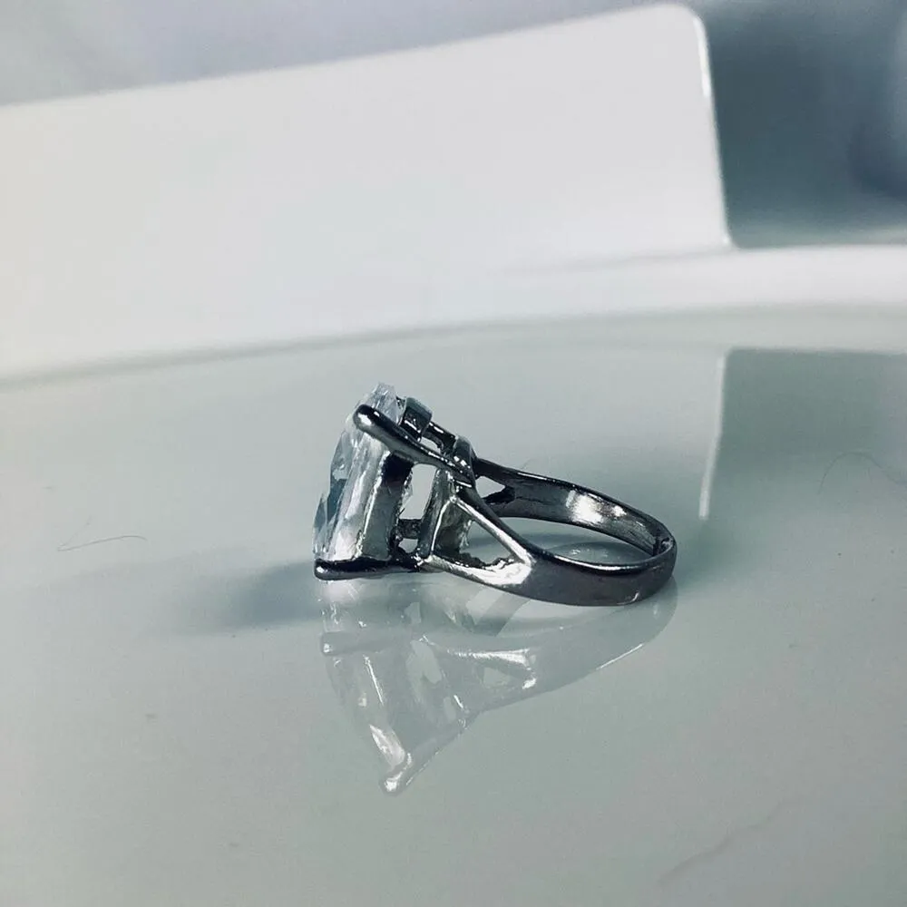 Oval Crystal Solitaire Ring Silver - Image 3