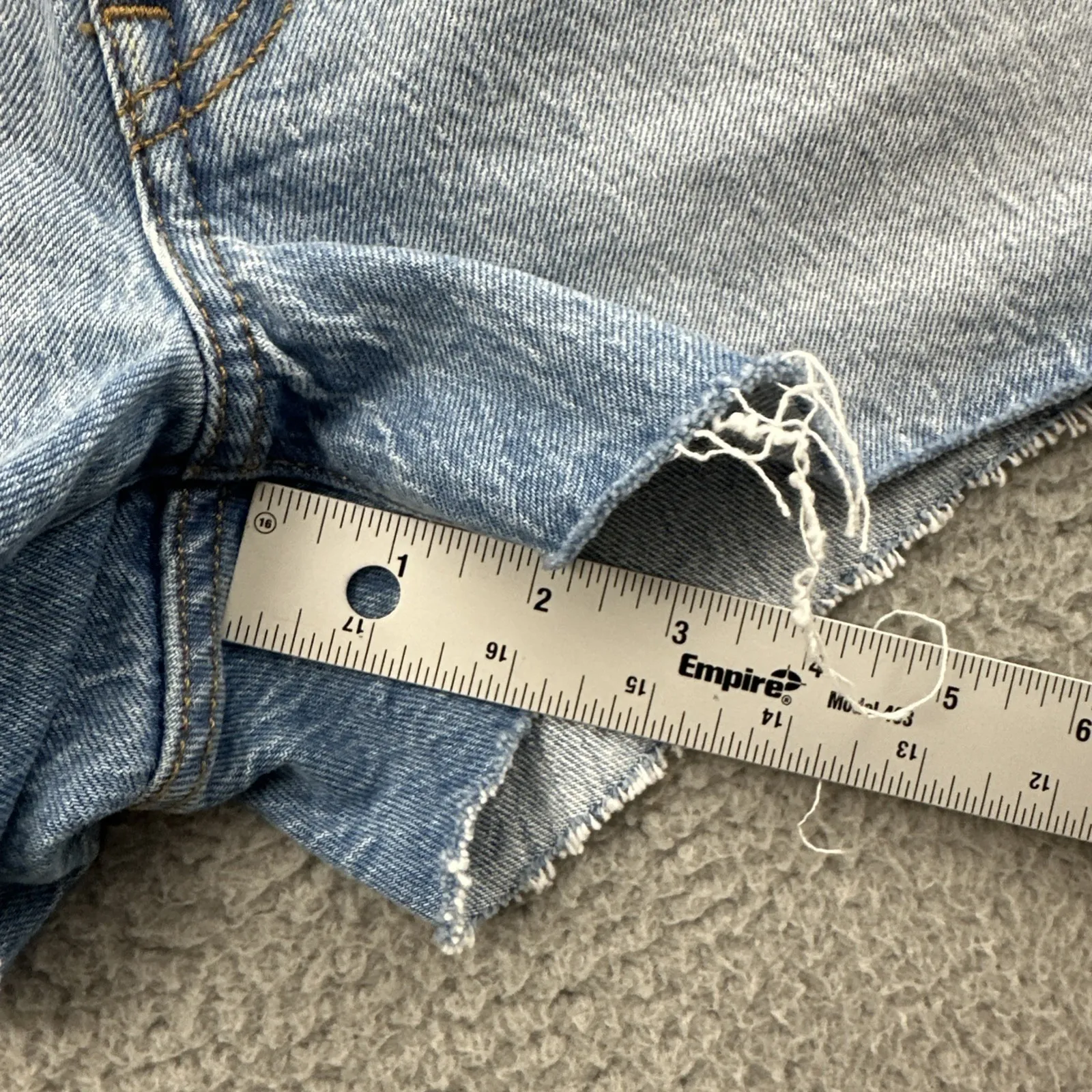 NWT Levi's 501 Original Fit High Rise Shorts Cut Off Festival Stretch 2" Size 26 - Image 9