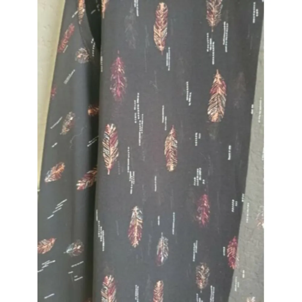 DR2 Long Sleeve Button Front Cold Shoulder Feather Print Blouse Size L. Black Size L - Image 5