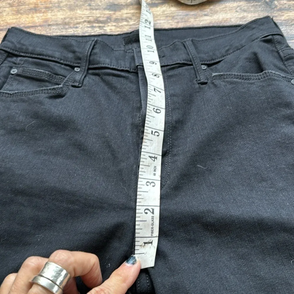 Mother black denim frayed edge shorts cha cha fray in not guilty wash size 27 - Image 8