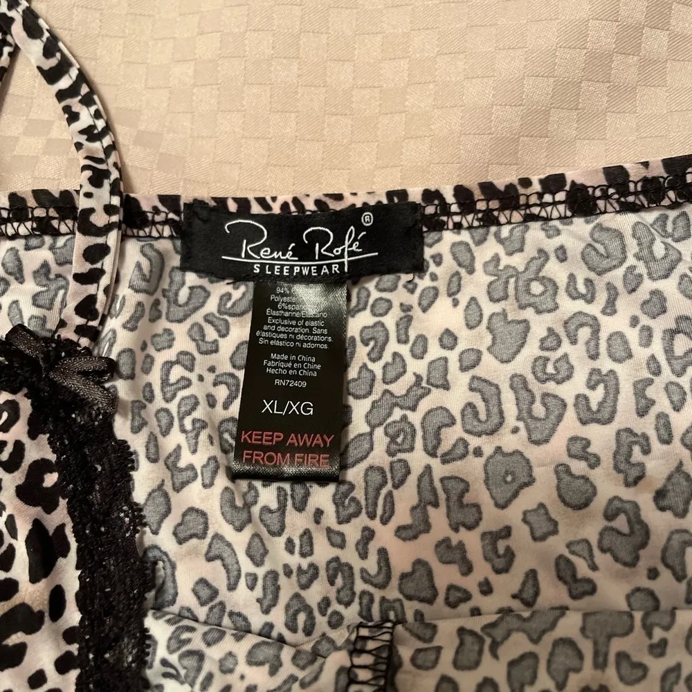 Rene Rofe Sleepwear leopard camisole black & white with hints of pink. Size XL​ - Image 5