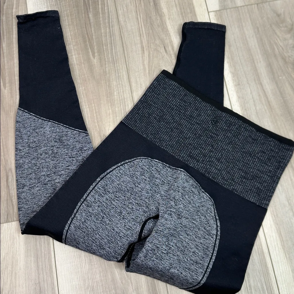 Third Love seamless compression leggings size small - Image 3