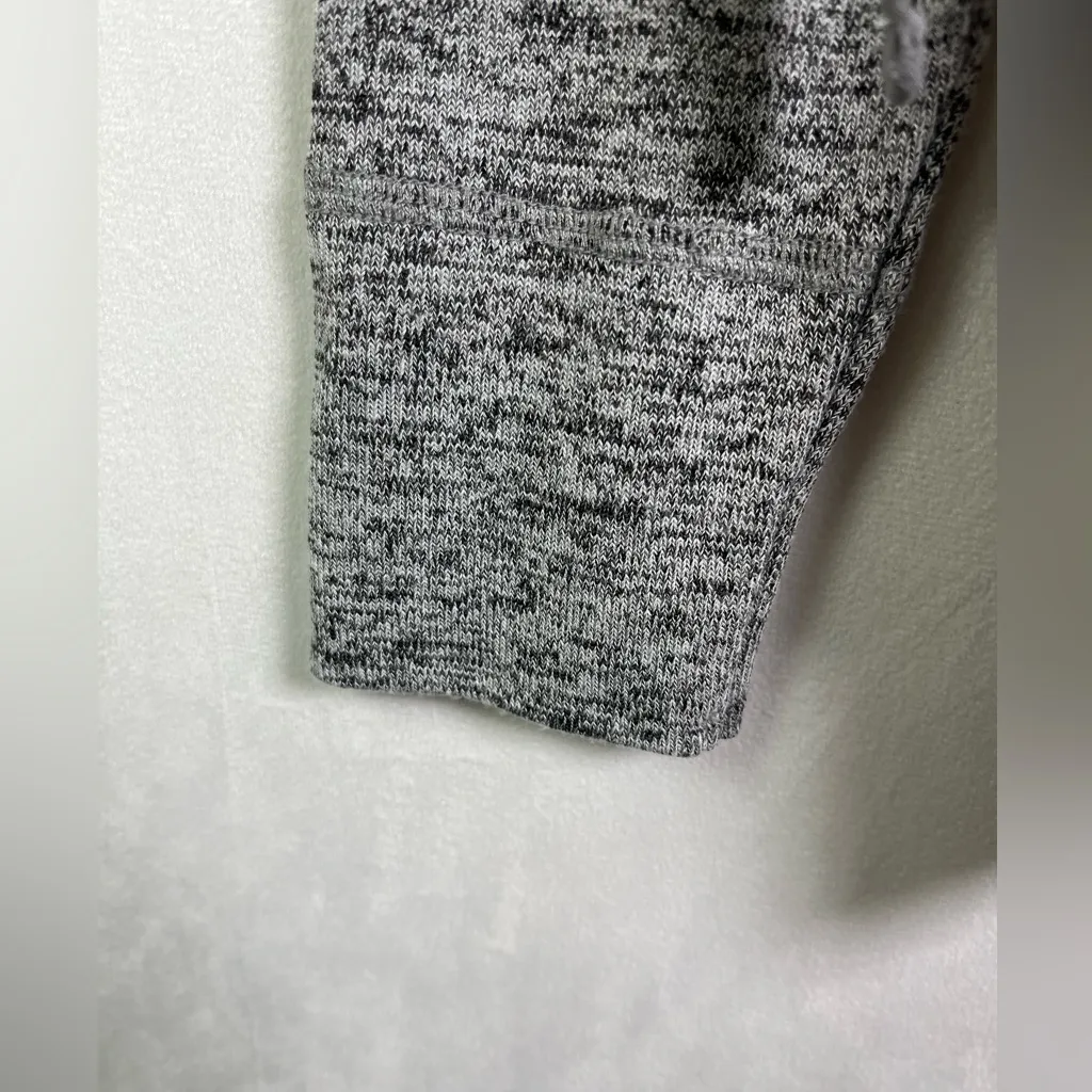 UGG Women’s Gray Marled Long Sleeve Knit Top w/ Boho Side Tie Detail Size M - Image 6