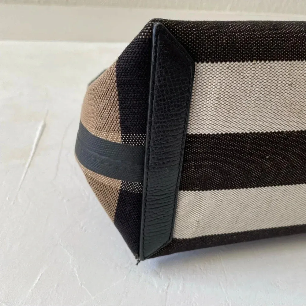 Burberry Messenger Unisex Bag - Image 10