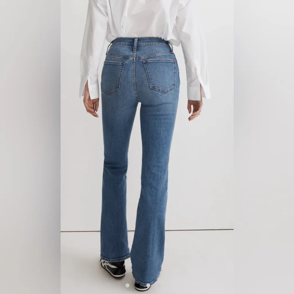 Madewell Skinny Flare Jeans in Fairson Wash size 23P - Image 2