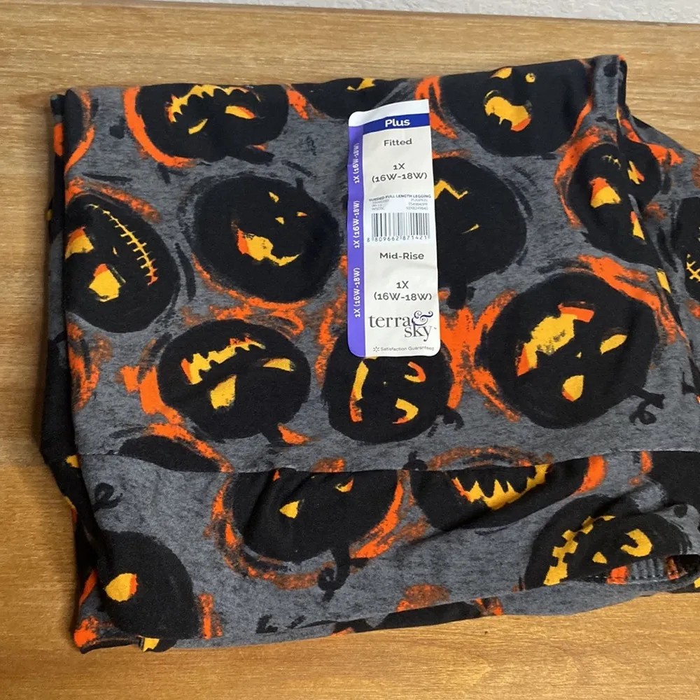 Terra & Sky New Women’s Plus 1X Halloween Leggings Bundle Mid Rise Full Length - Image 4
