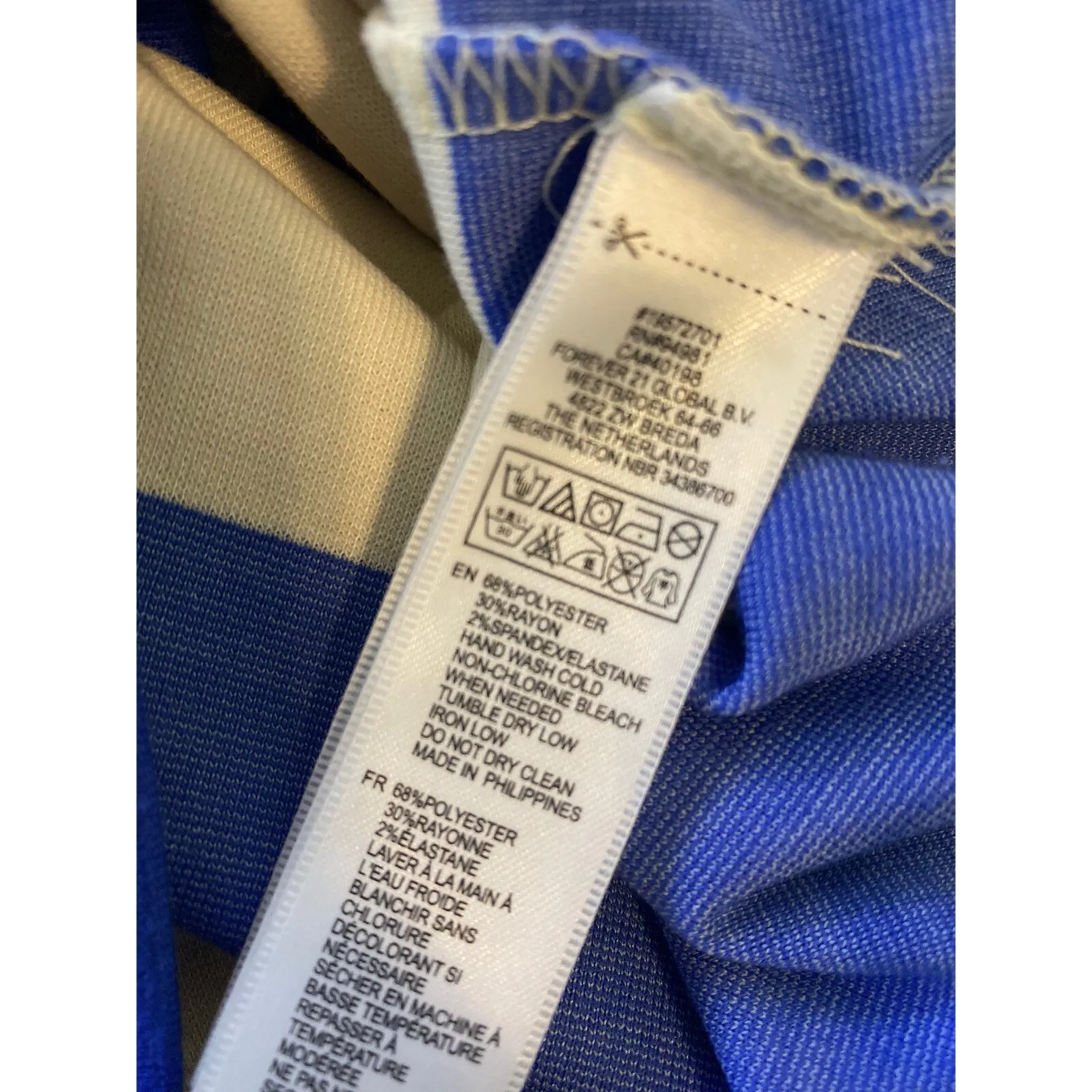 #22 Women's Striped Blue and Invory Knit Shirt, Forever 21, Sz: M - Image 4