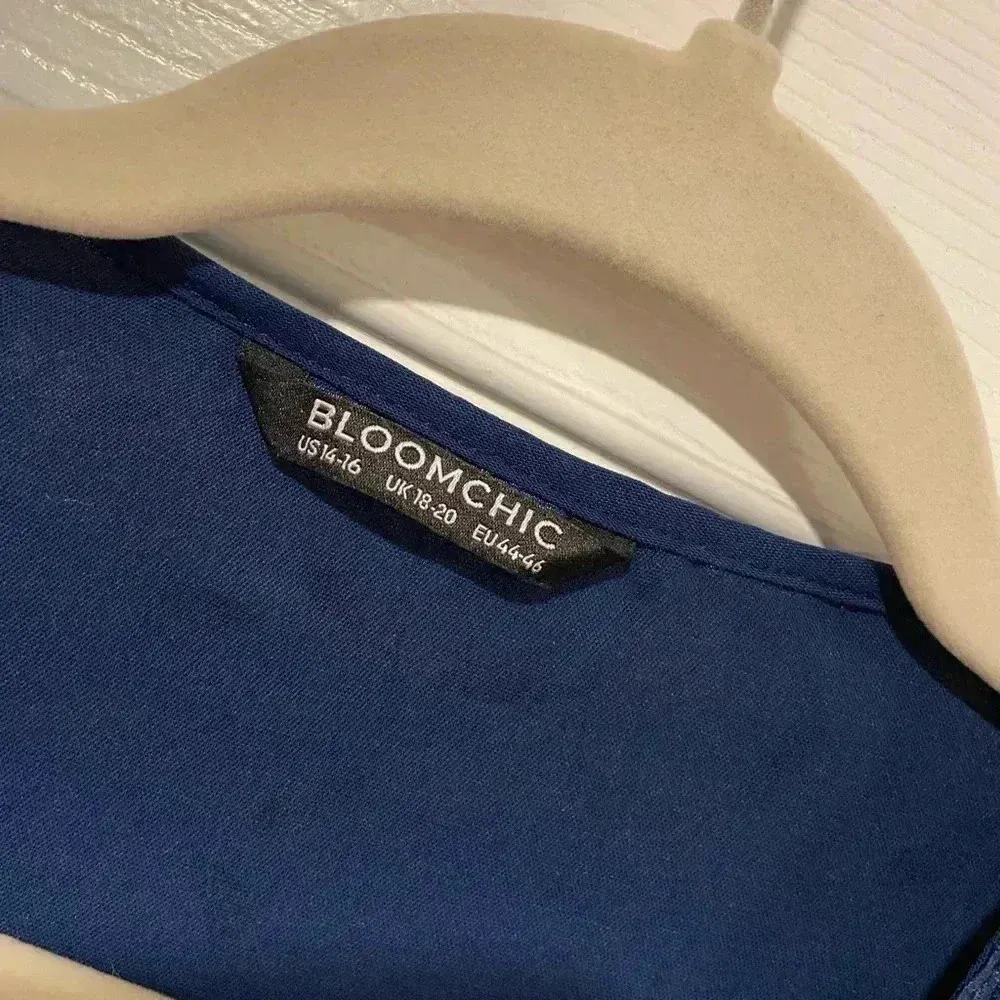 BloomChic Blue Black Velvet Floral Balloon Sleeve V Neck Ruffle Top Size 16 - Image 6