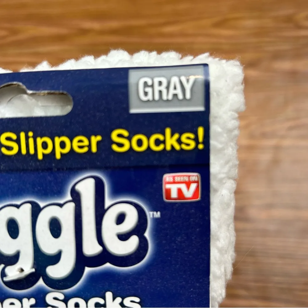 Huggle Slipper Socks Gray Cable Knit NEW - Image 6