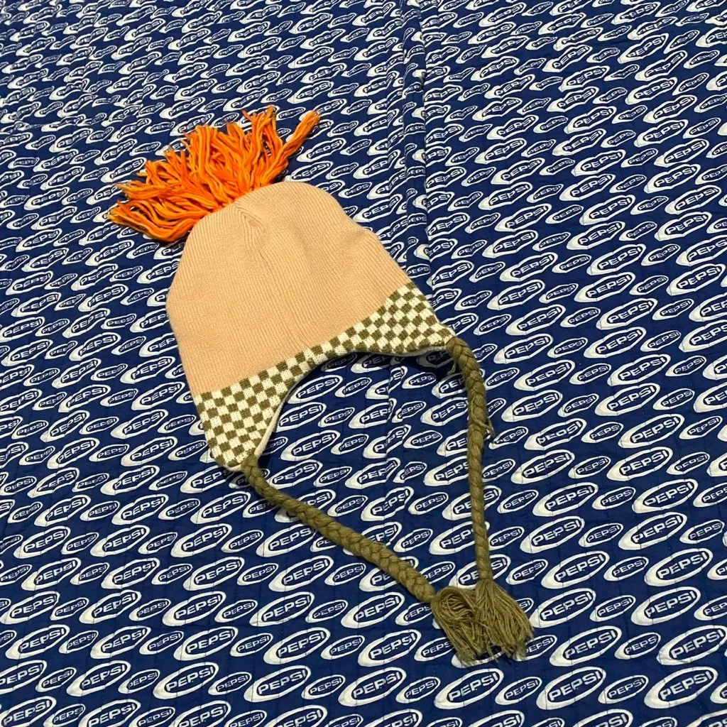 Disney Parks The Muppets Beaker ski
Beanie Knit Hat Jim Henson Disneyland - Image 5