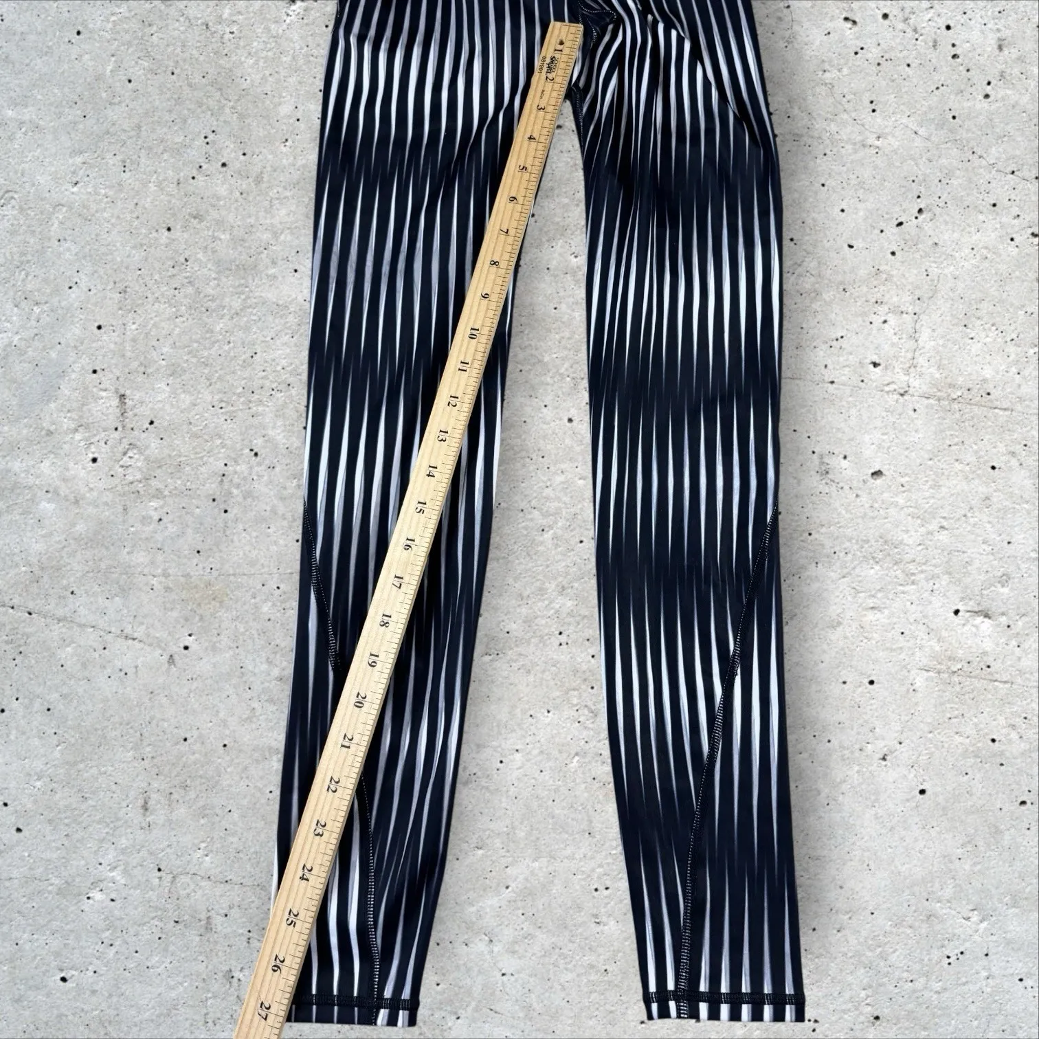 IVY PARK Kaleidoscope Full Length‎ Workout Leggings Black White Beyoncé Sz XS - Image 5