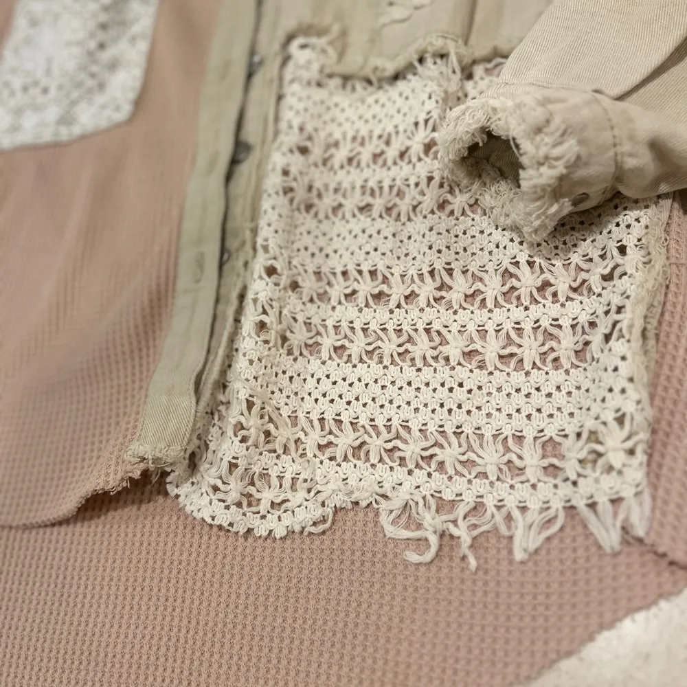 POL crochet lace button down shacket boho Textured Distressed Jacket size Small - Image 6