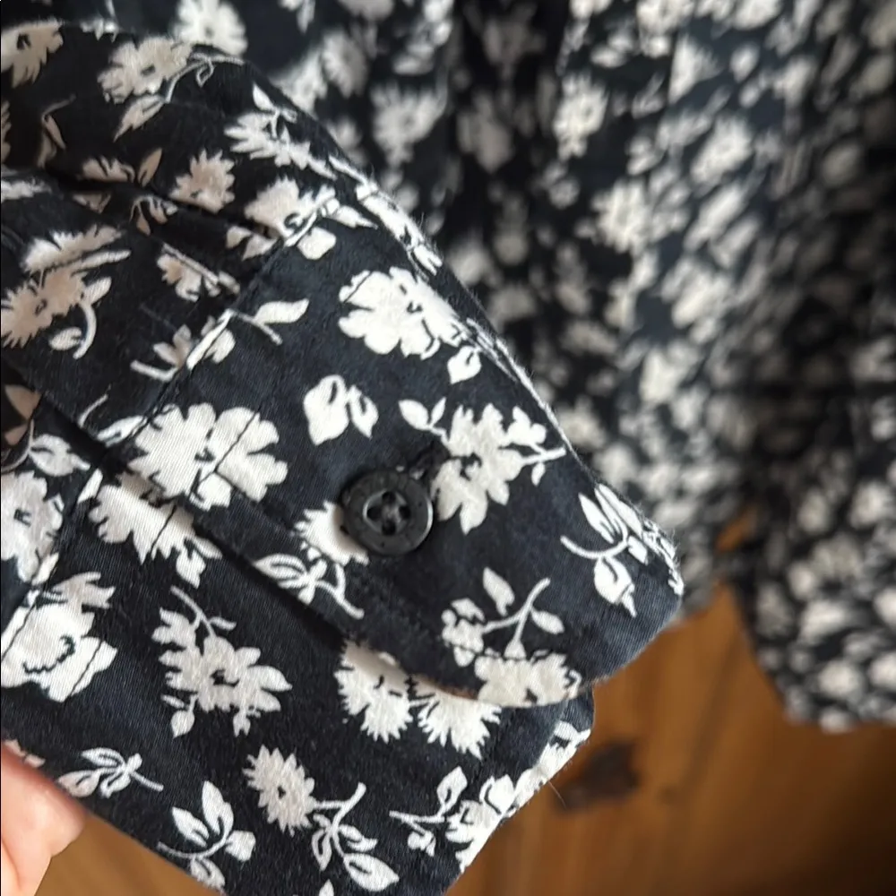 LAUREN RALPH LAUREN Floral Black and White Casual Button Down Shirt Size PM - Image 3