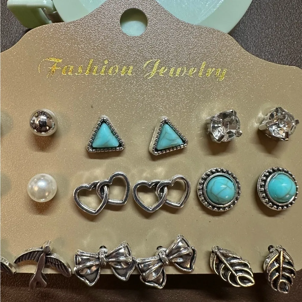 Pack of 9 earrings for pierced ears - Image 4
