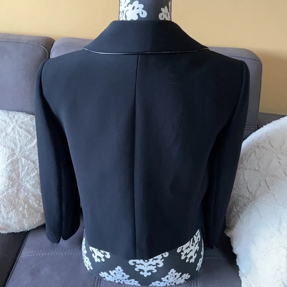 TAHARI Arthur S.Levine Black Blazer Jacket Size 8 - Image 6