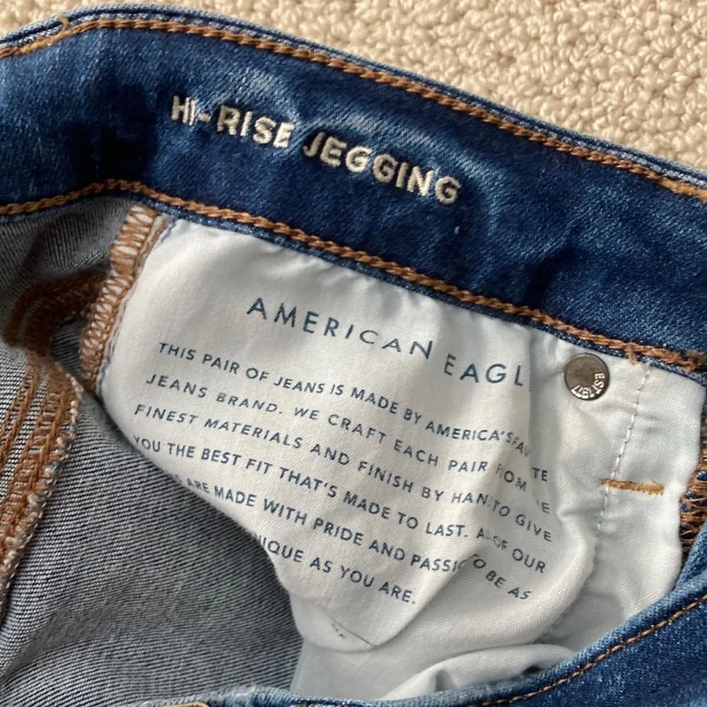 American Eagle Hi-Rise Jegging Jeans Size 2 Short Medium Wash Slim Like New - Image 4