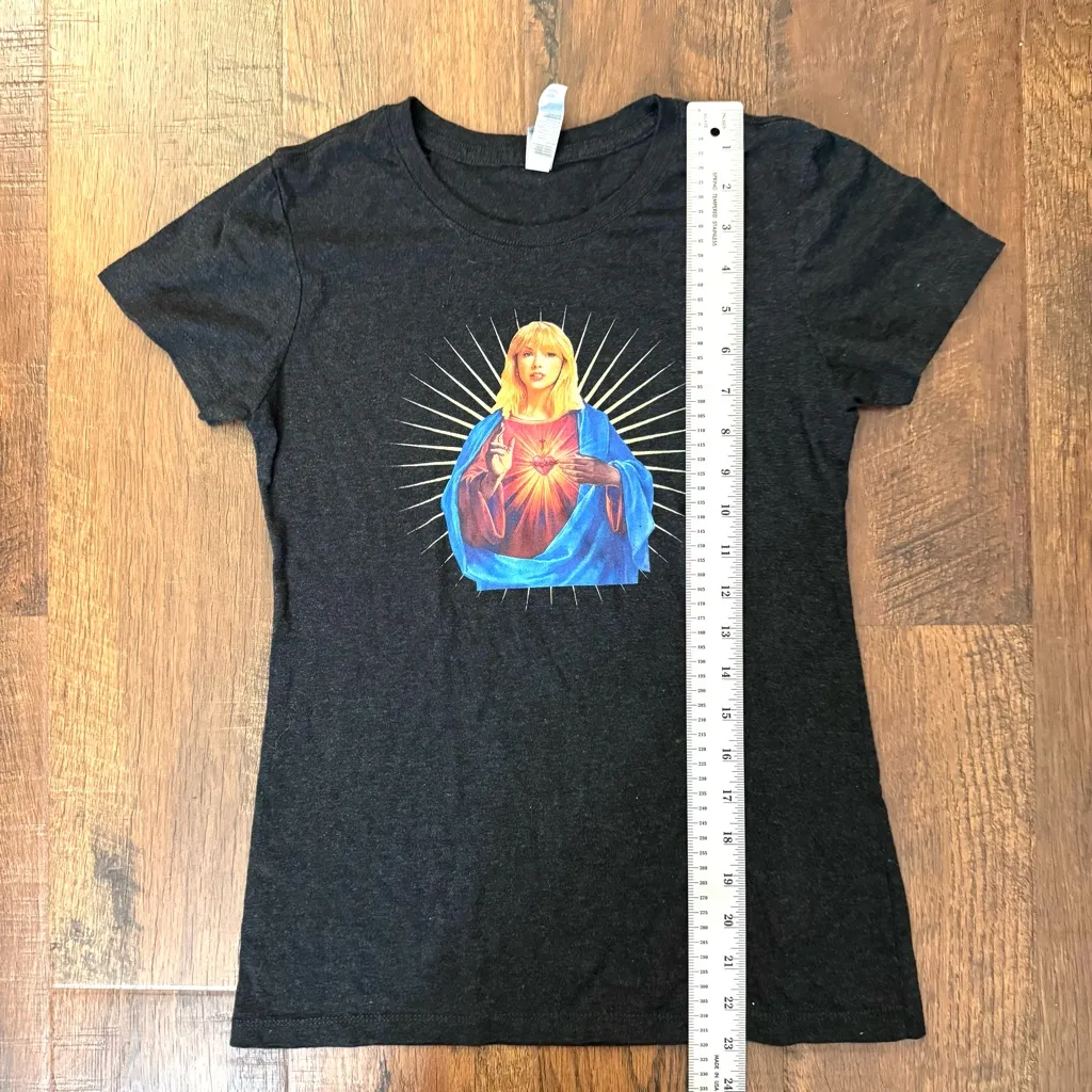 Next Level Apparel Taylor Swift  “Divine” tissue tee, size S, NWOT - Image 6