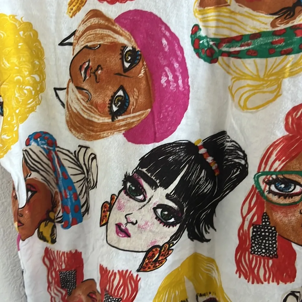 Zara Stylish Fashionista Women Graphic Tee T-Shirt Blouse Shirt Small - Image 5