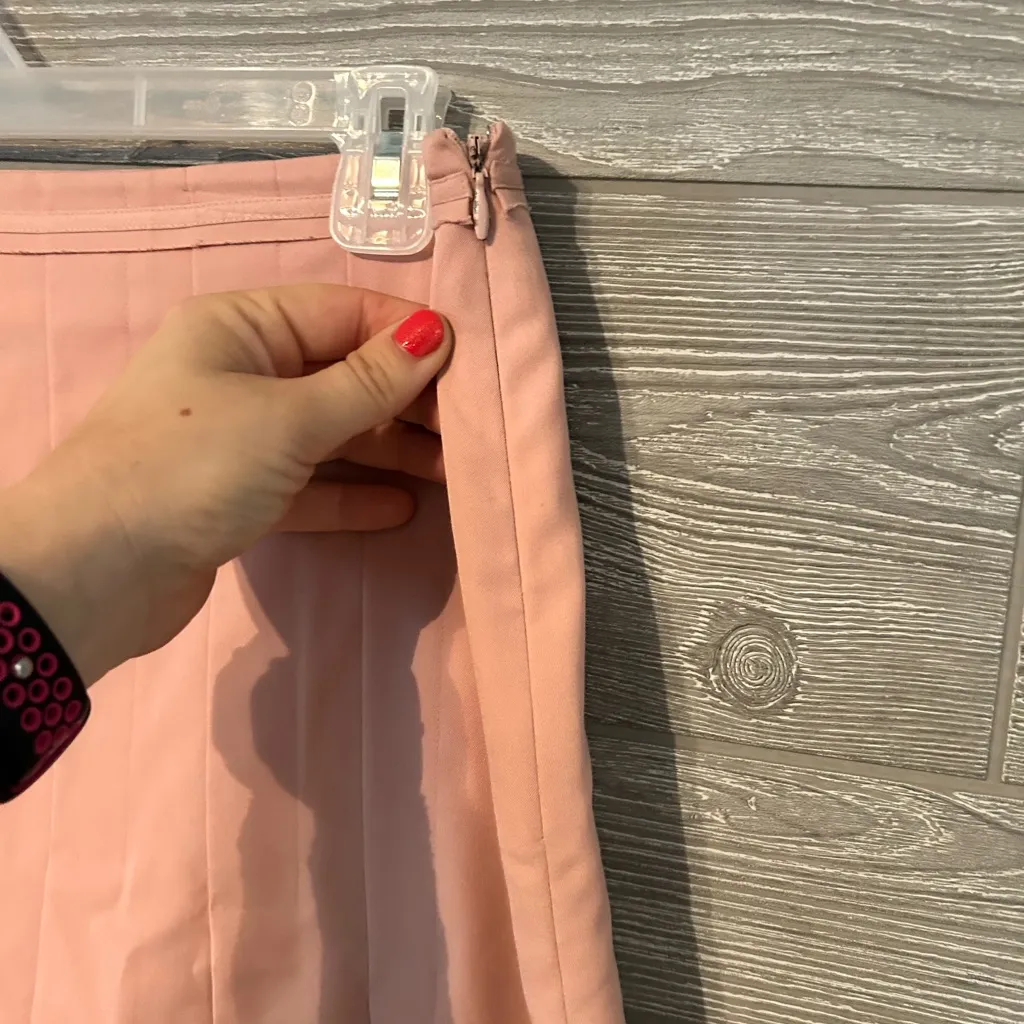 BCBGmaxazria Pink Pleated‎ Skirt SIZE 4 - Image 2