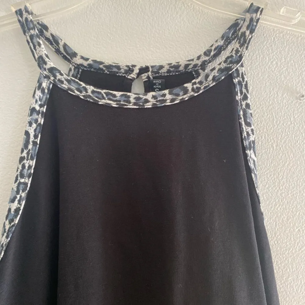 Doe & Rae animal print trim top size small - Image 2