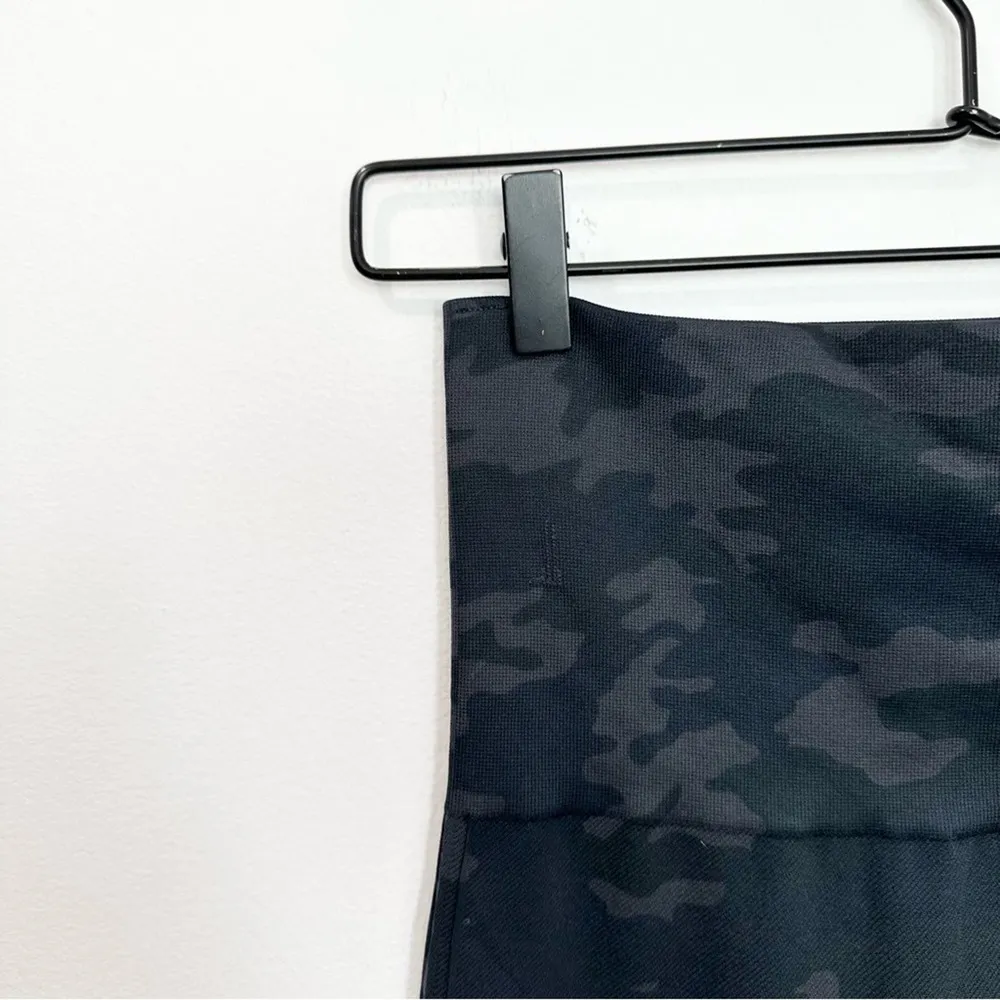 Spanx Look at Me Now High-Waisted Seamless Leggings Black Camo Large - Image 7