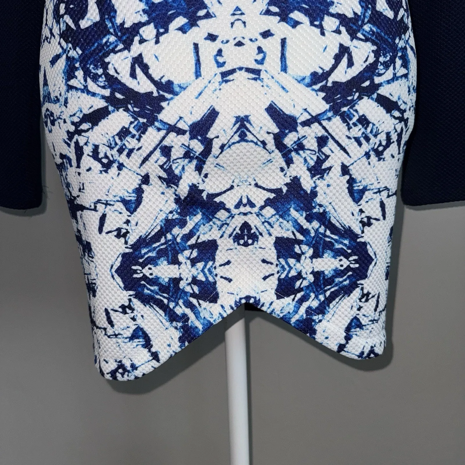 Peppermayo Woman’s Long sleeve Dress Sz 6 Blue White Abstract Asymmetrical Hem - Image 7